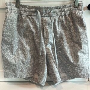Men’s Lululemon Bowline 5” Shorts Size S